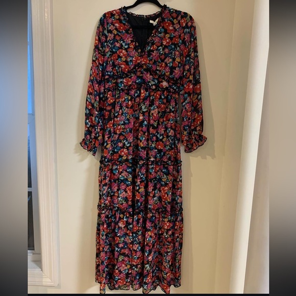 Dresses & Skirts - Boutique Black Floral Dress NWT